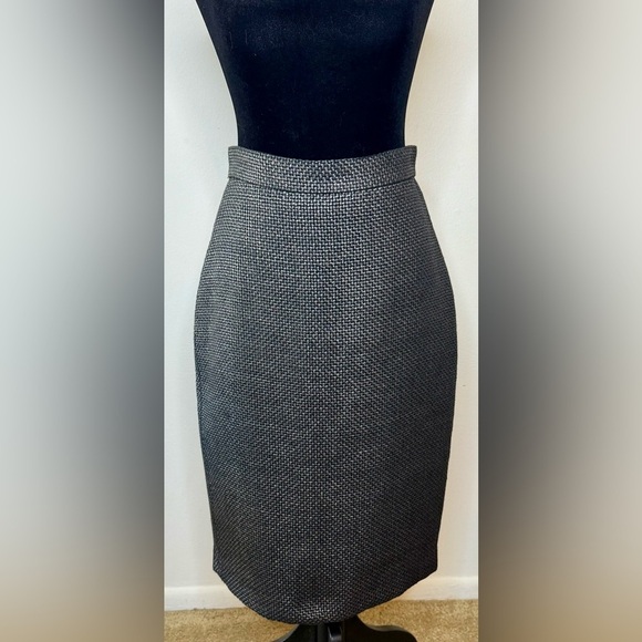 Banana Republic Dresses & Skirts - Banana Republic Dark Gray preppy Tweed Look pencil skirt lined zipper back 2 EC